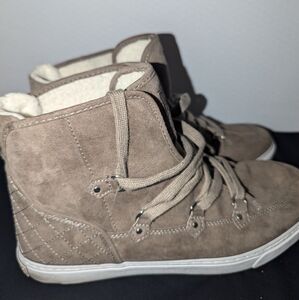 Guess high top suede sneakers sz 11